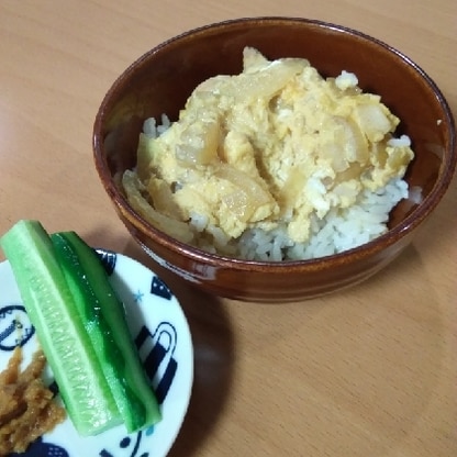 親子丼うまい！簡単に作れるのもいいですよね♪